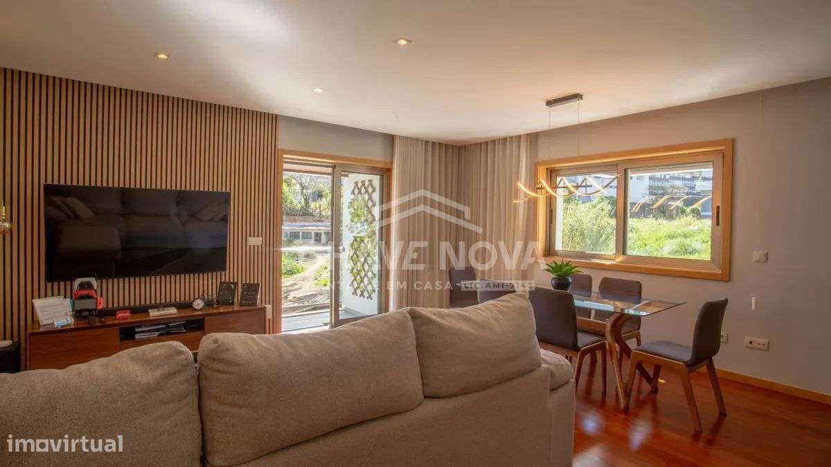 Excelente Apartamento T3 com Terraço em Oliveira do Douro,-6