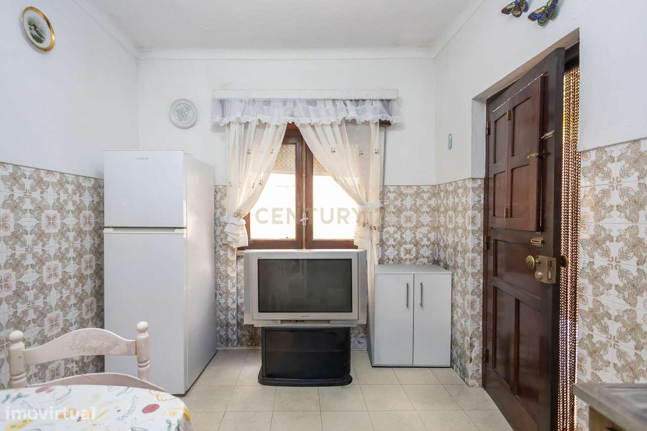 Oportunidade unica...  três assoalhadas e sótão!-10