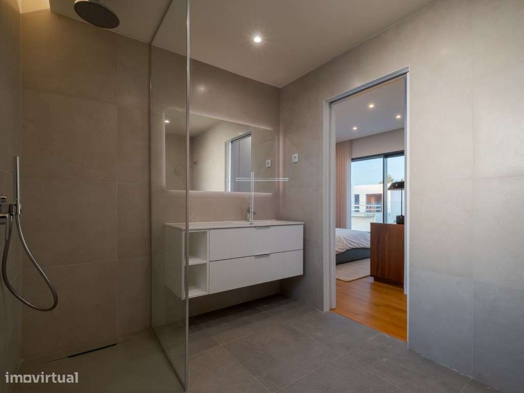 Moradia geminada T3 de arquitetura contemporânea, com garagem e pis...-18