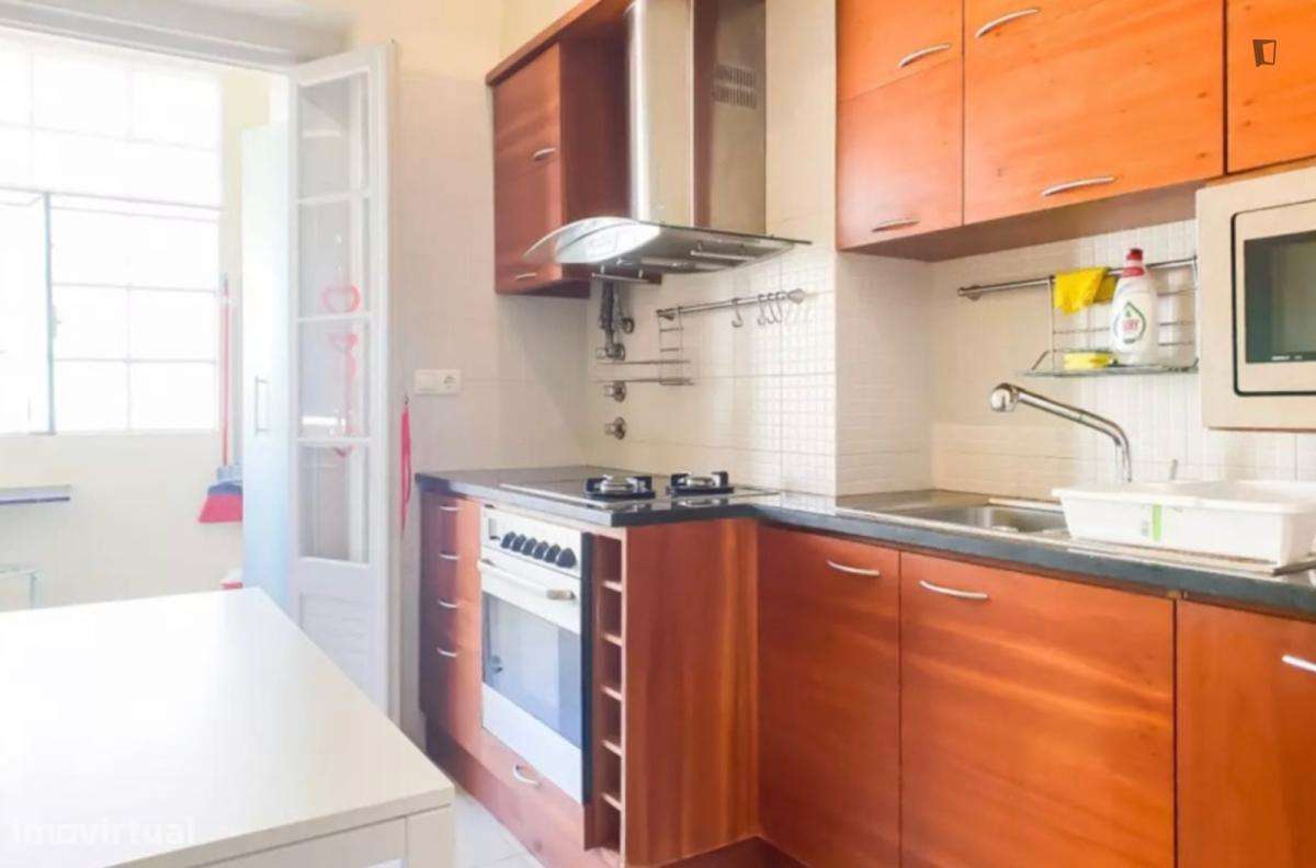 Quarto - localizado em Roma-Areeiro Lisbon - Grande imagem: 3/4