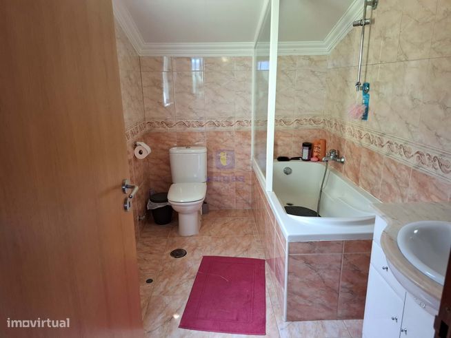 Moradia T5 isolada com piscina em  A-dos-Negros, Óbidos-24