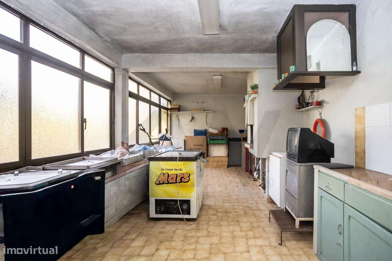 Fantástica Moradia T4 (10 Divisões) com Terreno de 869 m2 – Imenso Pot-28