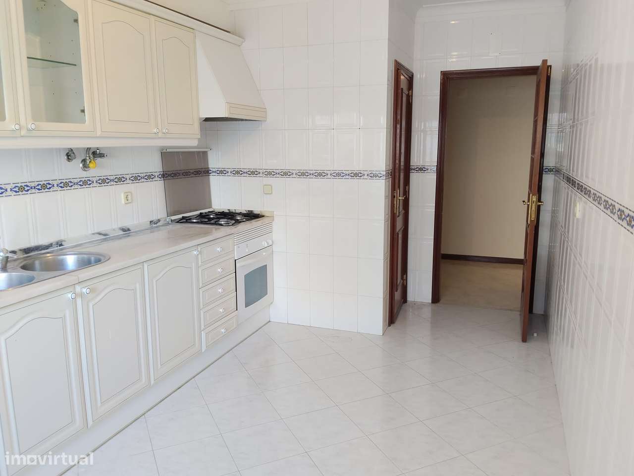 Apartamento T2 com 100m2 em algueirão-0