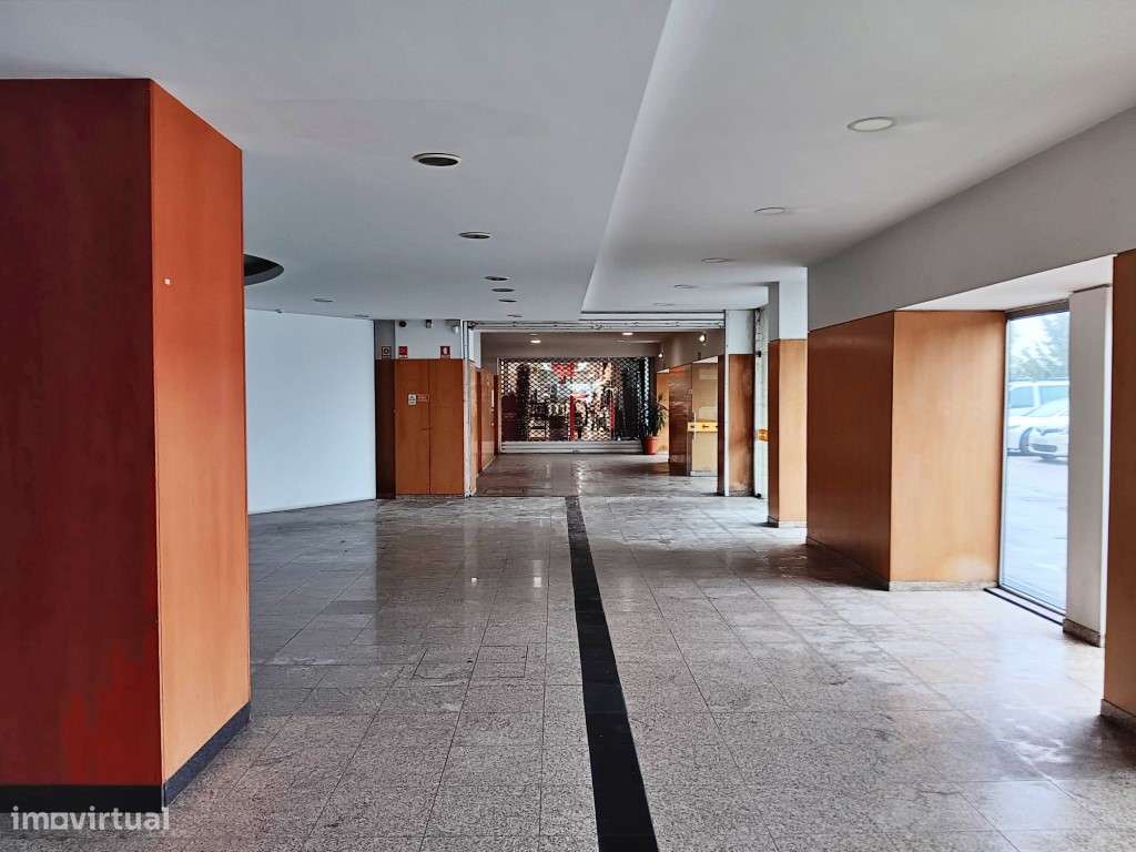 Lojas e escritórios junto ao Auchan Maia - Grande imagem: 4/11