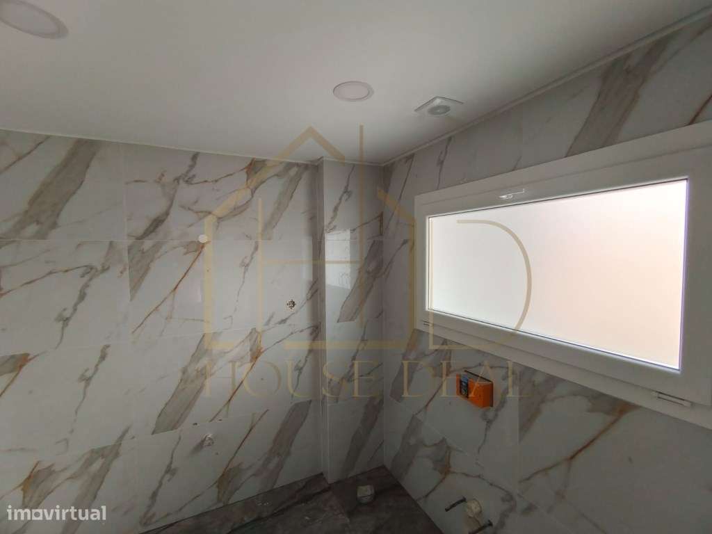 GRANDIOSA Moradia T3+1 com espaço para piscina. Fernão Ferro-21