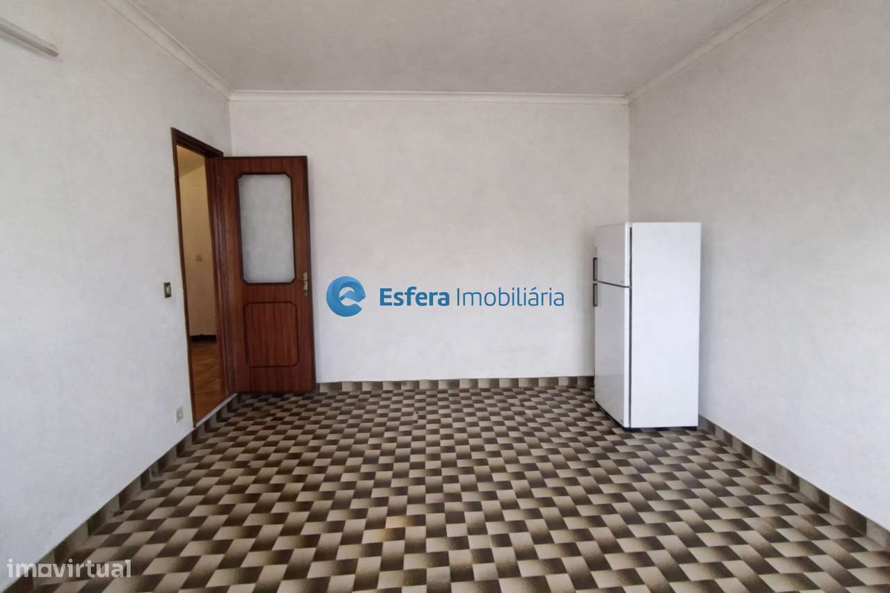 Moradia a 1 Km praia Miramar-6