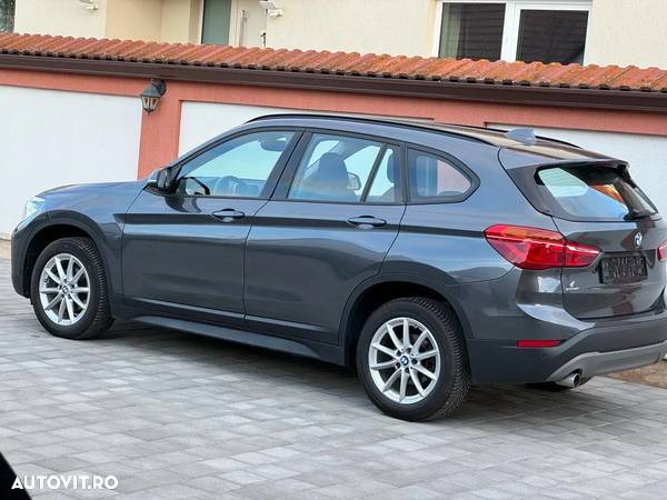 BMW X1 sDrive16d xLine - 11