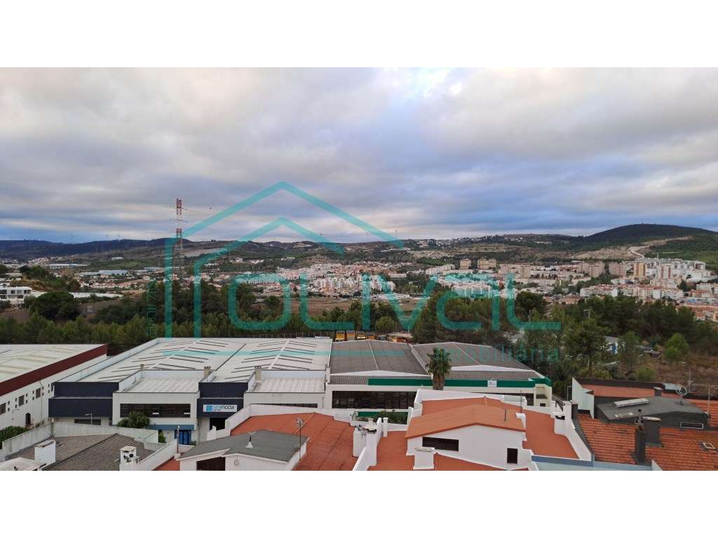 Belíssimo T3 totalmente renovado e mobilado em Póvoa Sta. Iria-33
