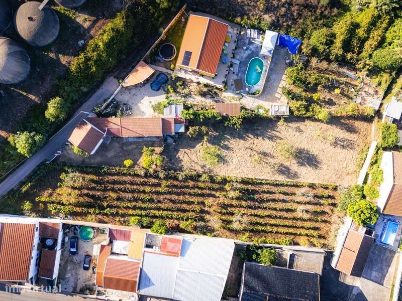 Armazém com Potencial para Moradia no Centro do Cadaval!-21