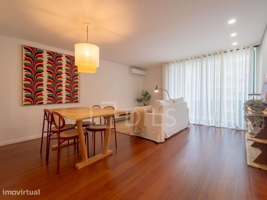 Apartamento T1 com varanda - Novo - Casa da Musica - Rotunda Boavista - Grande imagem: 5/37