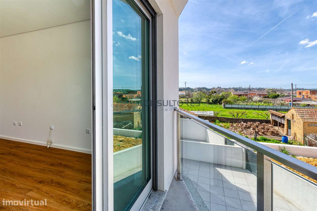 Apartamento T2 Venda em Valongo do Vouga,Águeda-0