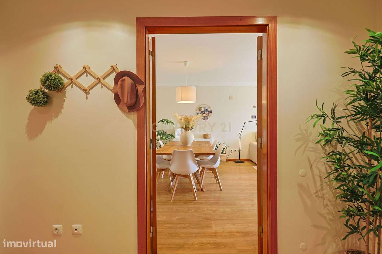 Apartamento T2, com Lugar de Parqueamento e Arrecadação, Quinta de São-10