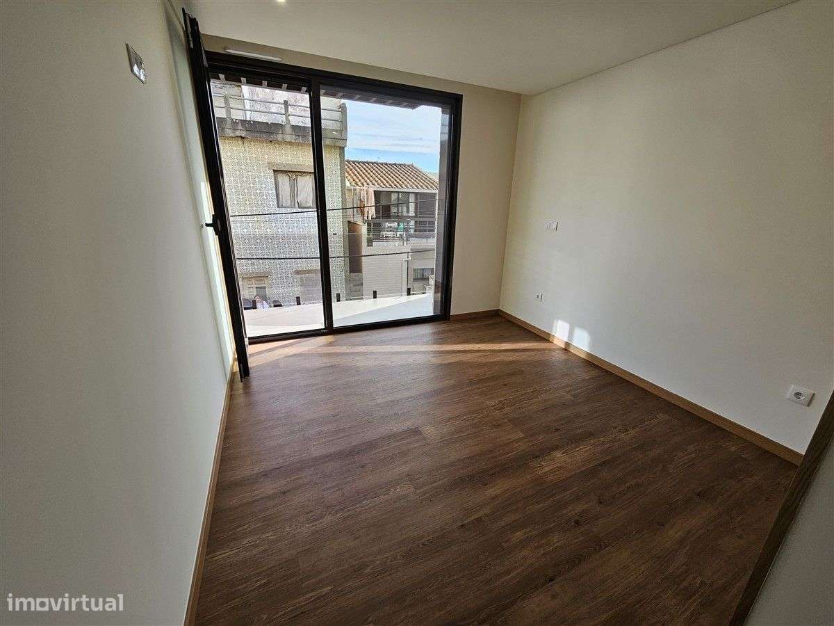 Moradia T2 Nova-2ª linha de Mar-Aver-o-Mar-Póvoa de Varzim-10