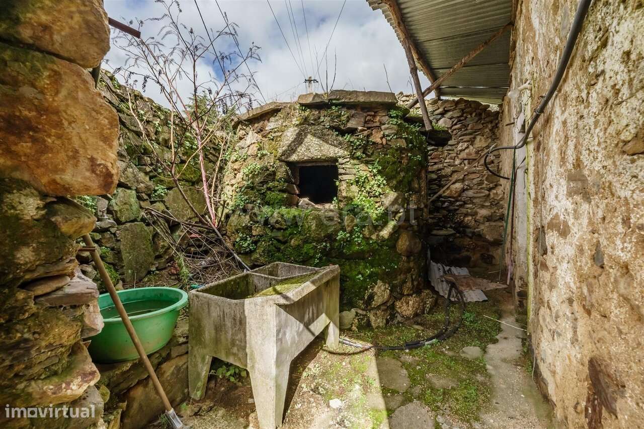 Moradia Rústica T2 / Covilhã, Teixoso - Grande imagem: 5/19