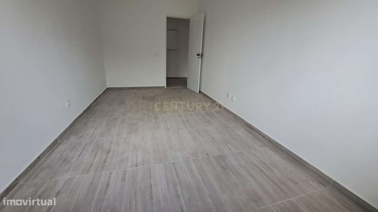 Andar de moradia T2 renovado em Palmela - Grande imagem: 5/14