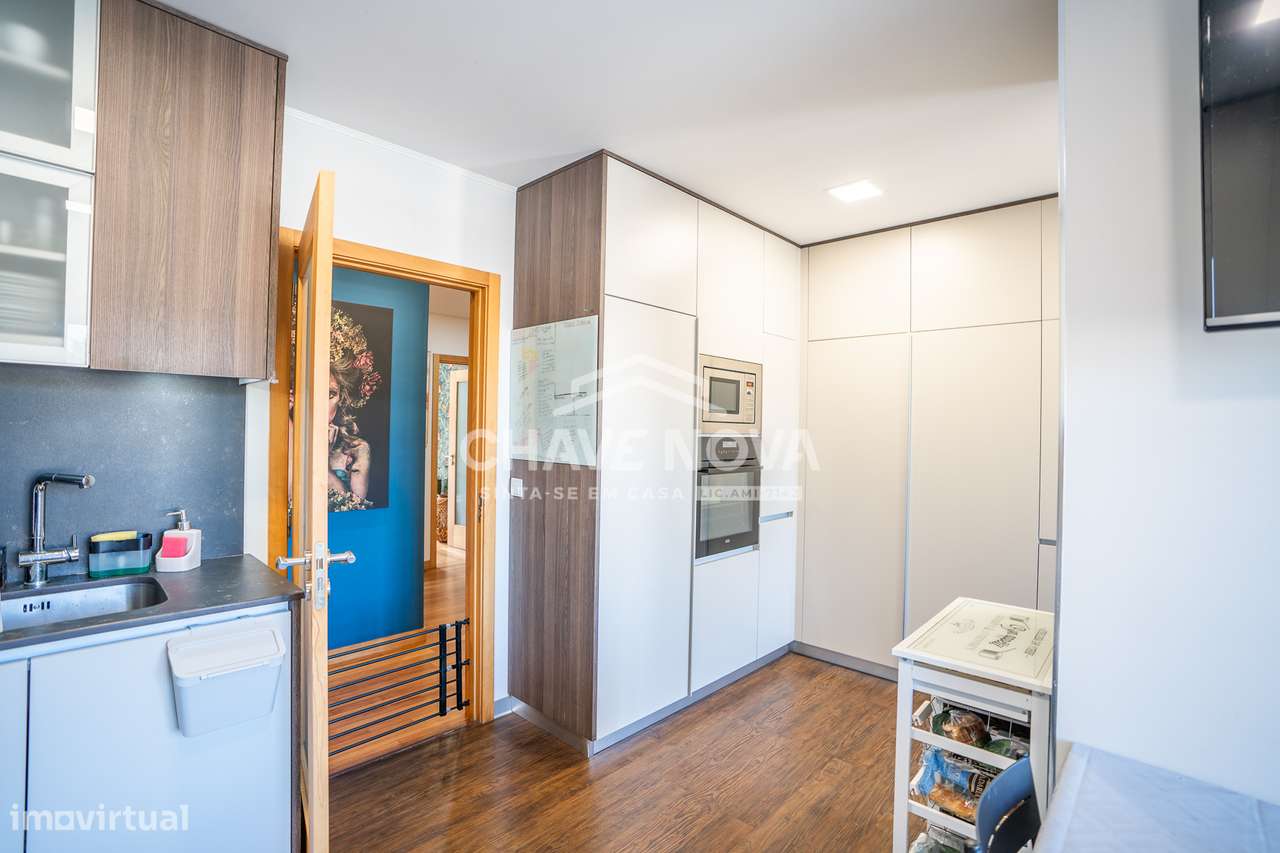 Apartamento T3, com terraço e box 4 carros situado em Campo- Valongo-19