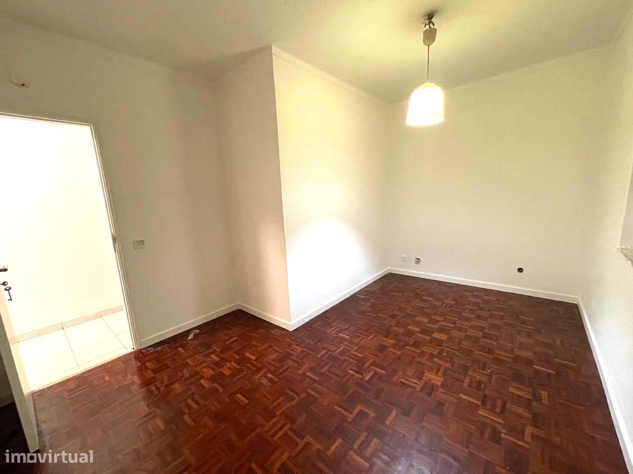 Apartamento T2 com Arrecadação em Faro-8