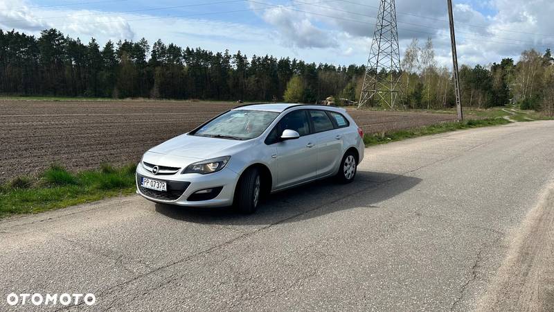 Opel Astra IV 1.4 T Active - 1