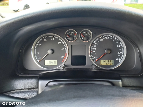 Volkswagen Passat 2.0 Comfortline - 25