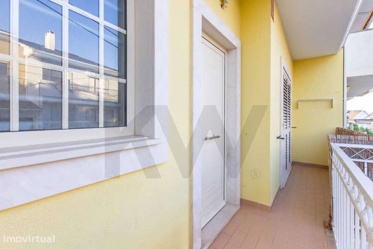 Excelente Moradia T3 - Vale de Milhaços, Corroios – Espaço, Conforto e-8