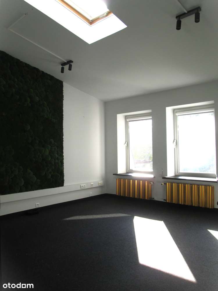 Budynek biurowo-usługowy z pozwoleniem na budowę 5 lokali mieszkalnych-1