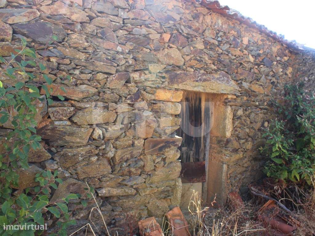 Terreno Urbano com Ruina - Grande imagem: 5/7