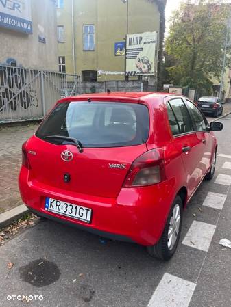 Toyota Yaris 1.3 Luna Premium - 8