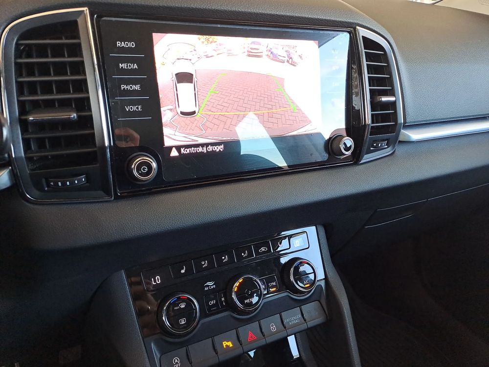 SKODA KAROQ 1.5 TSI ACT Style DSG Kamera HAK SmartLink Salon PL ASO 1wł VAT-MARŻA