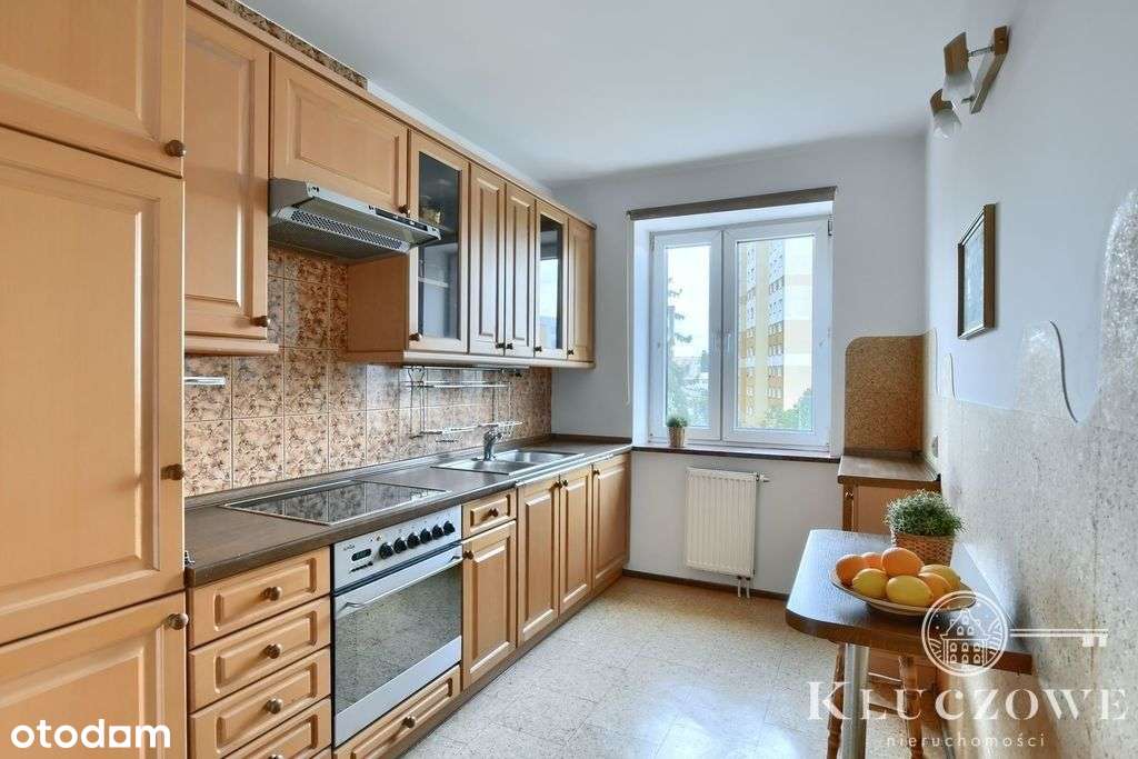 Ul. Pck, dwupoziomowe + m. postojowe w hali-5