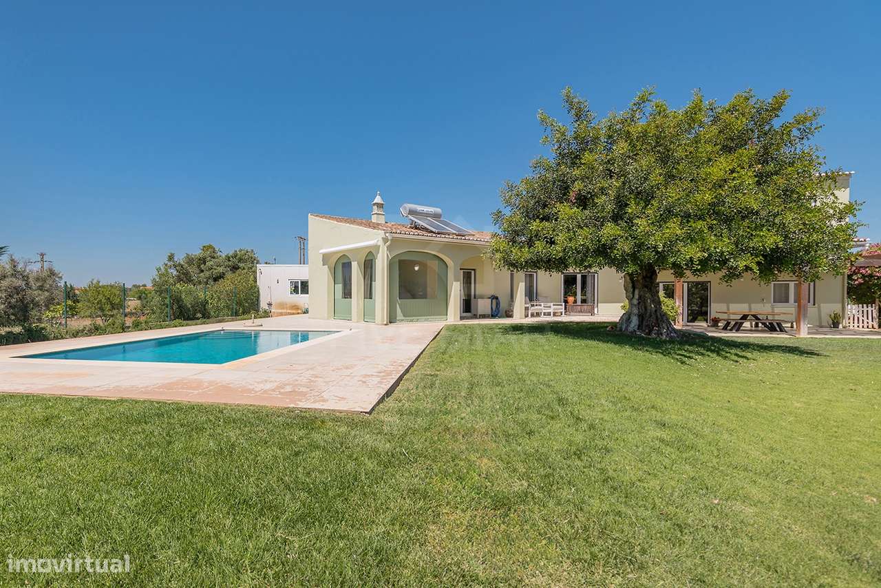 Moradia T4 na Guia -  Charme Algarvio com Total Privacidade - Piscina-48