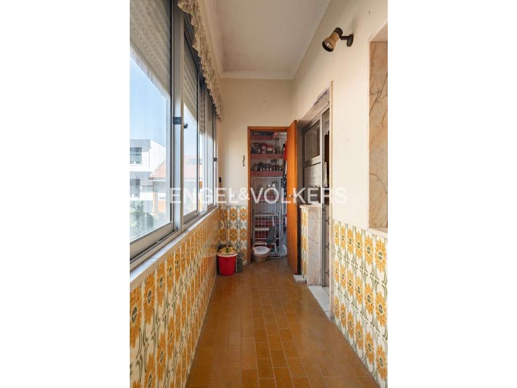 Prédio Misto de 3 Pisos com Jardim e Anexo Habitacional - Santo And...-7