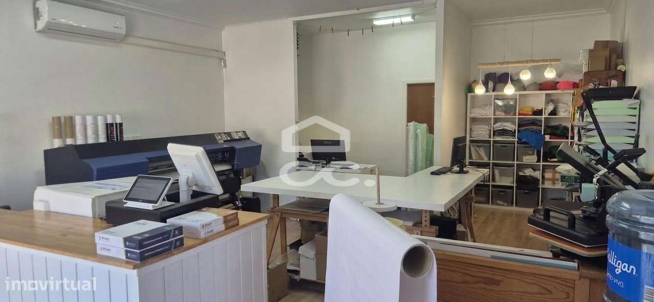 Loja com 120 m², 2 pisos e Saída de Fumos – Torres Novas-7