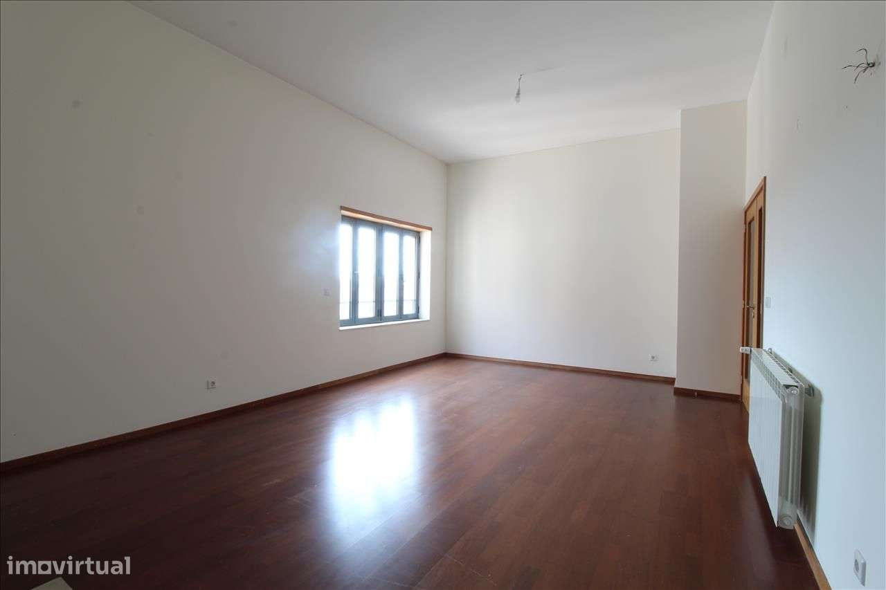 Apartamento T4 familiar em Oliveira do Douro - Grande imagem: 5/23