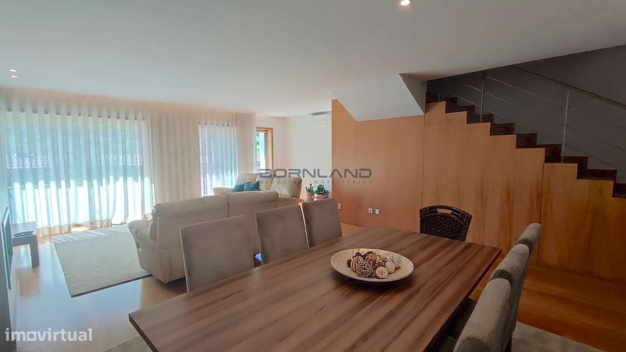 Moradia em Banda T3 + Escritório-1