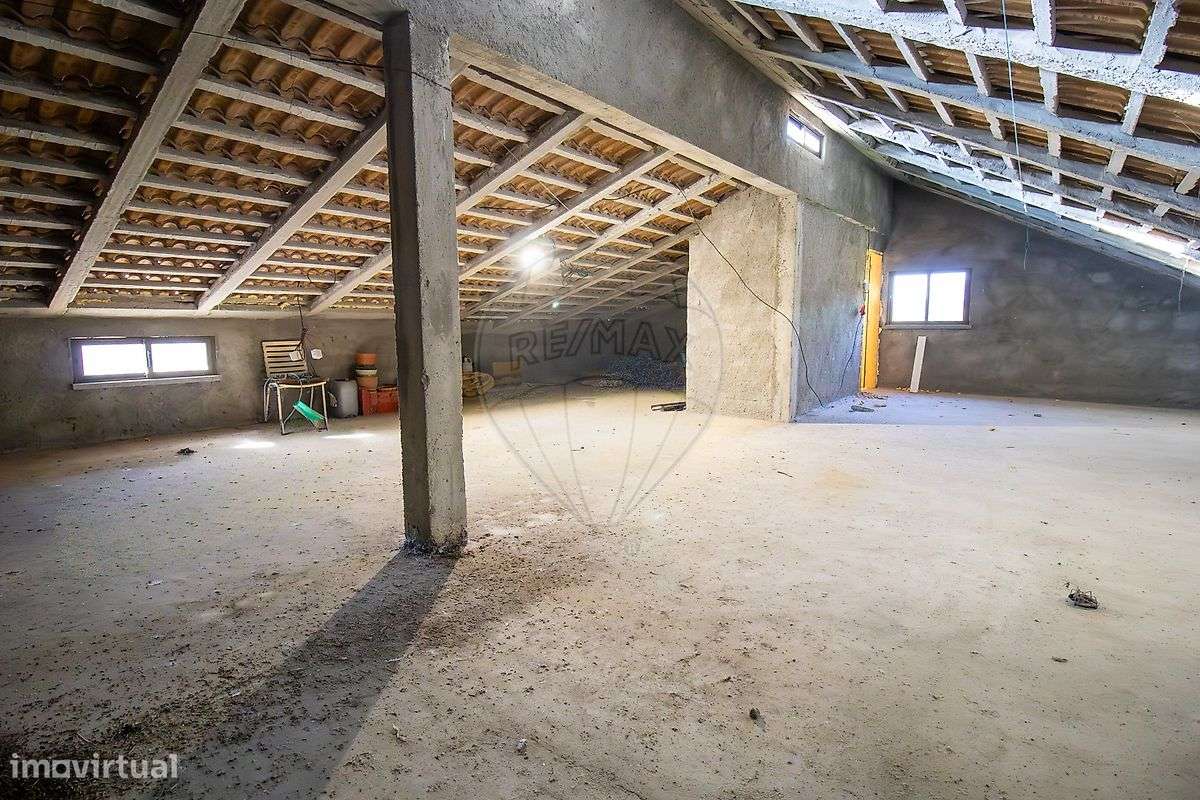 Moradia T4 para venda-22