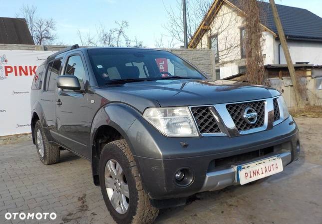 Nissan Pathfinder - 2