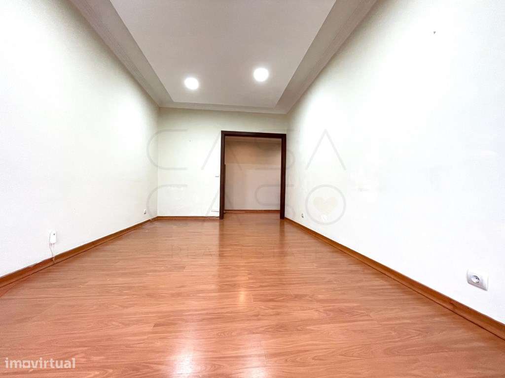 T2 para Arrendamento - Próximo da Escola Aranguês e do Hospital de ... - Grande imagem: 3/9