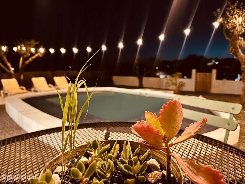 Moradia T2, inserida em lote com 1125 m2 com piscina, em Santiago M...-36