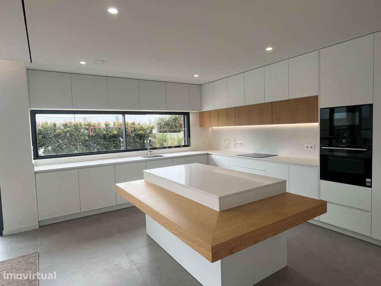 Moradia Contemporânea de Luxo em Azurara | Elegância, Privacidade e Di-52