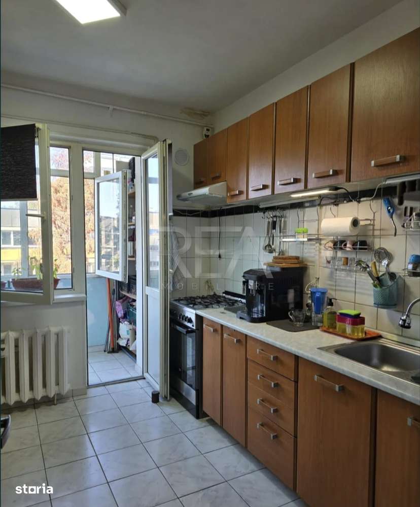 3 camere, 4/4, bloc 1981, anvelopat-Gorjului