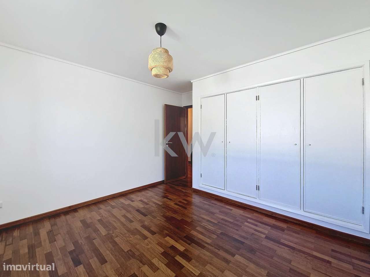 Moradia com 6 quartos, piscina aquecida, anexo e terreno com 2500m2 em-26