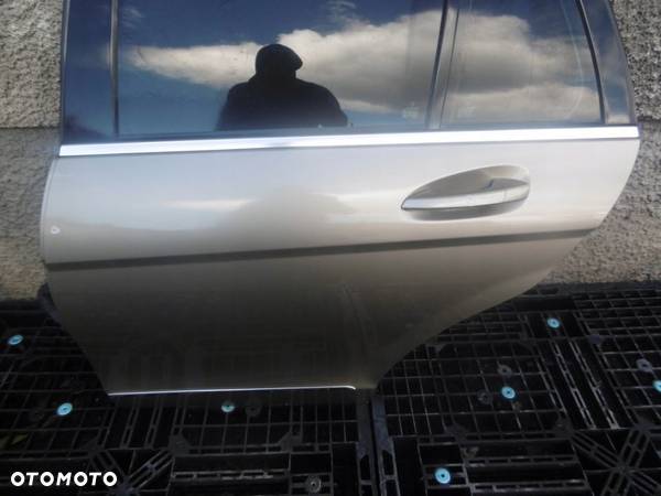 Drzwi Mercedes W204 kolor 798  Tył Tylne Lewy Prawy  TYLNE KOMBI - 9