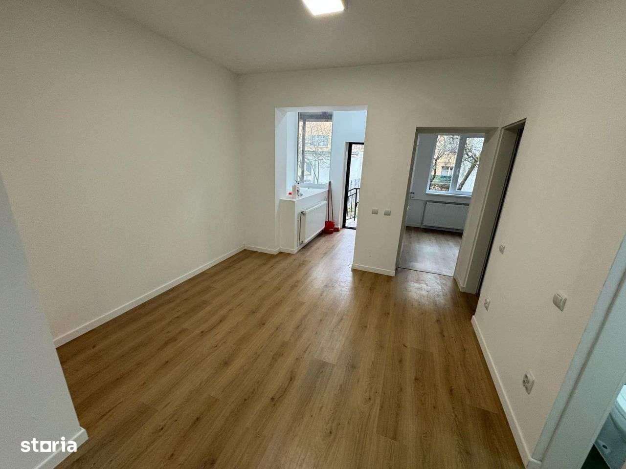 Apartament in asociatie 3 camere renovat 14 Mai - Imagine principală: 4/7