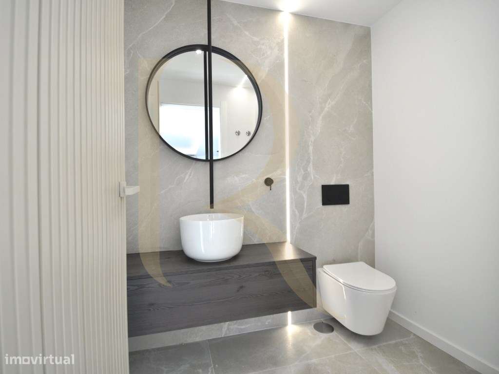 Moradia T3 isolada com piscina, churrasqueira e garagem na Aroeira-18