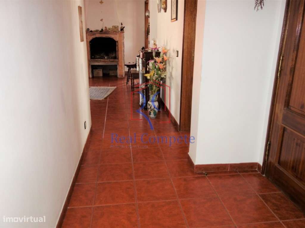 Moradia V3 e Estabelecimento em Ch. de Caparica, Almada - Grande imagem: 4/26