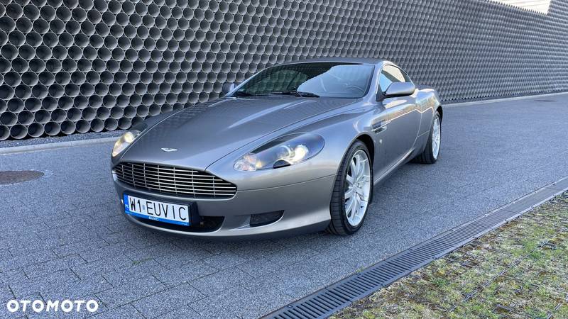 Aston Martin DB9 Standard - 3