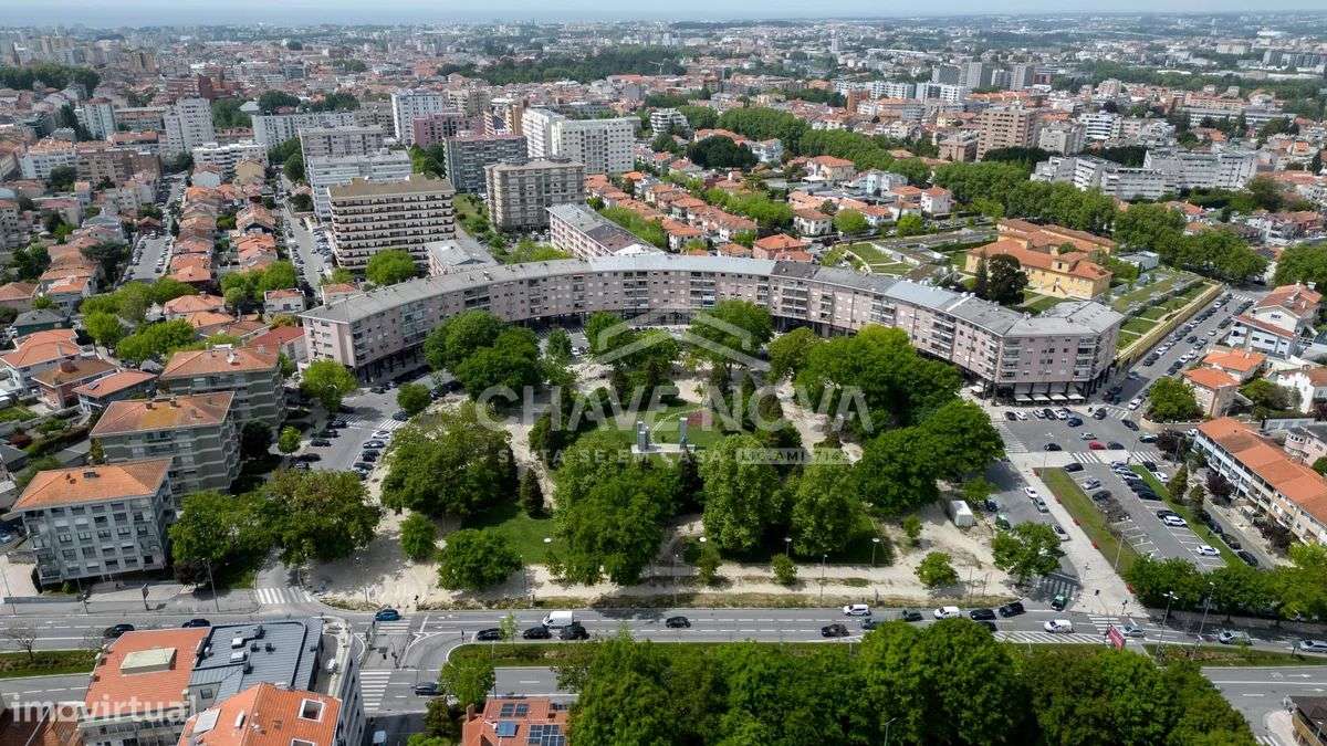 T3 Renovado C Varanda No Porto Praca Velasquez
