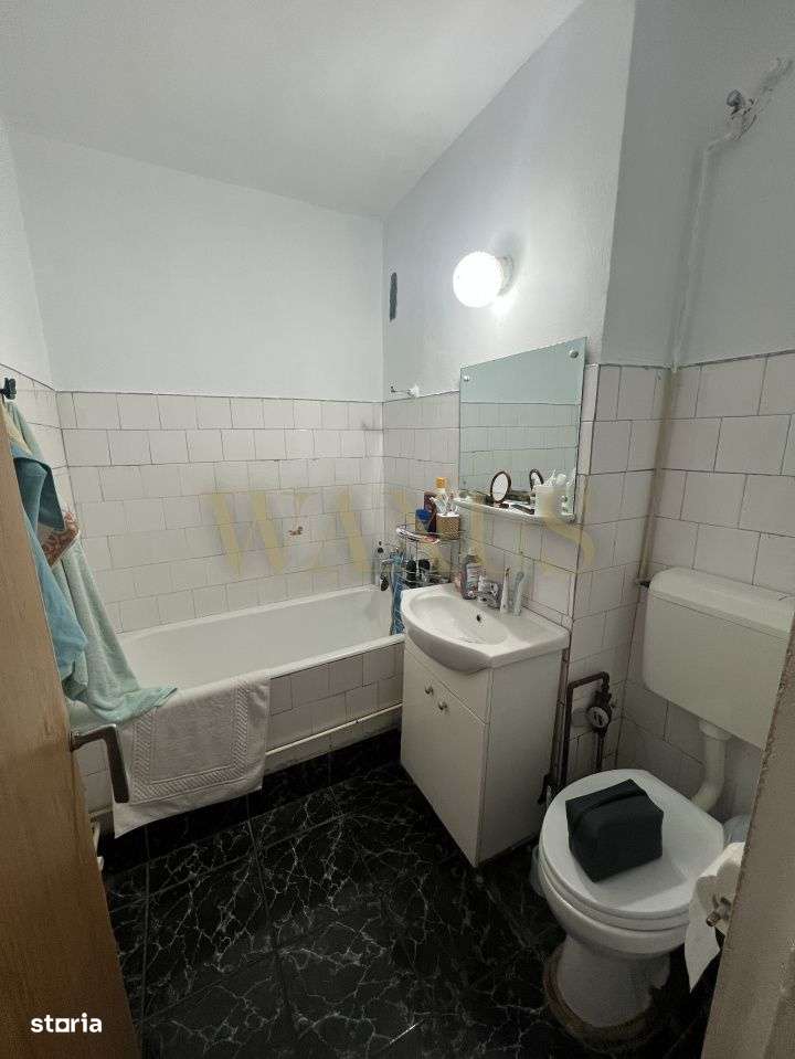 Apartament cu 4 camere zona Lama-11
