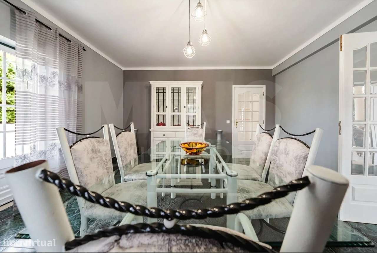 Moradia T4 com Charme em Olho Marinho | 260m² | Lote 734m²-12