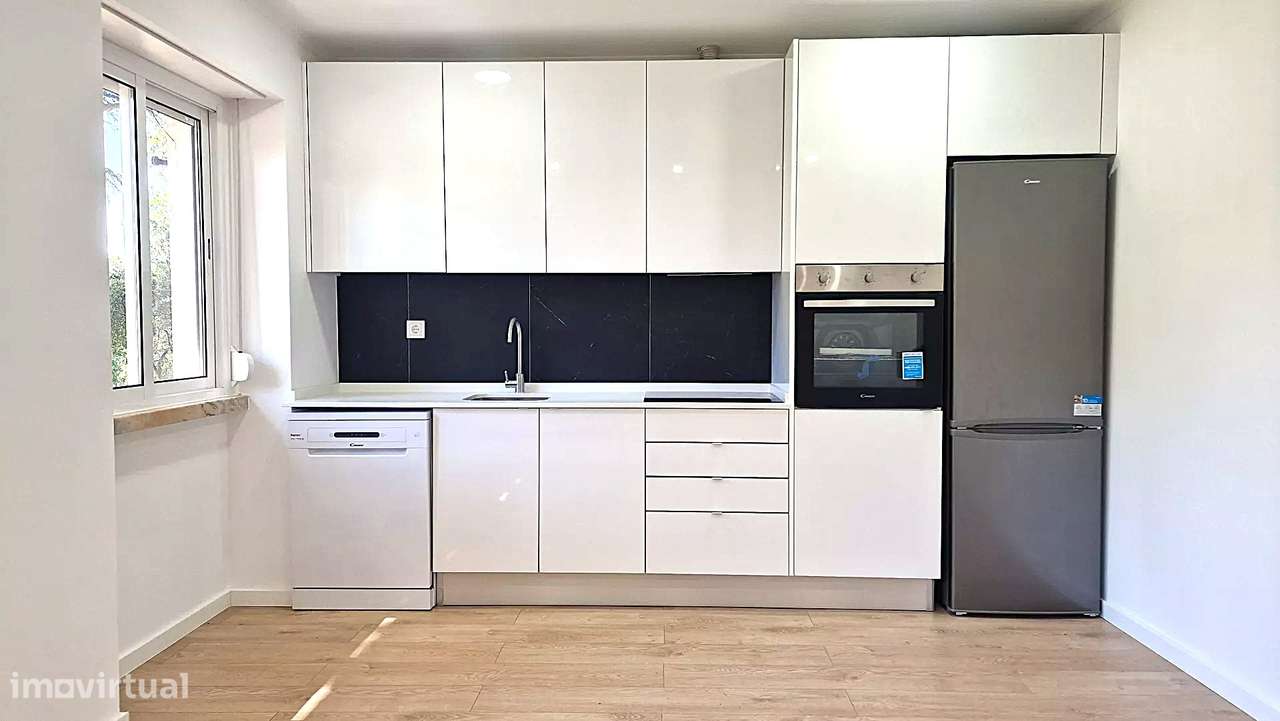 Apartamento Remodelado com 3 Quartos em Bairro Familiar: Conforto e Co - Grande imagem: 1/17